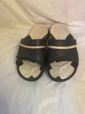 CROCS Modi Sport Slide/Sandals in Navy and White  UNISEX! (Women's size 7)